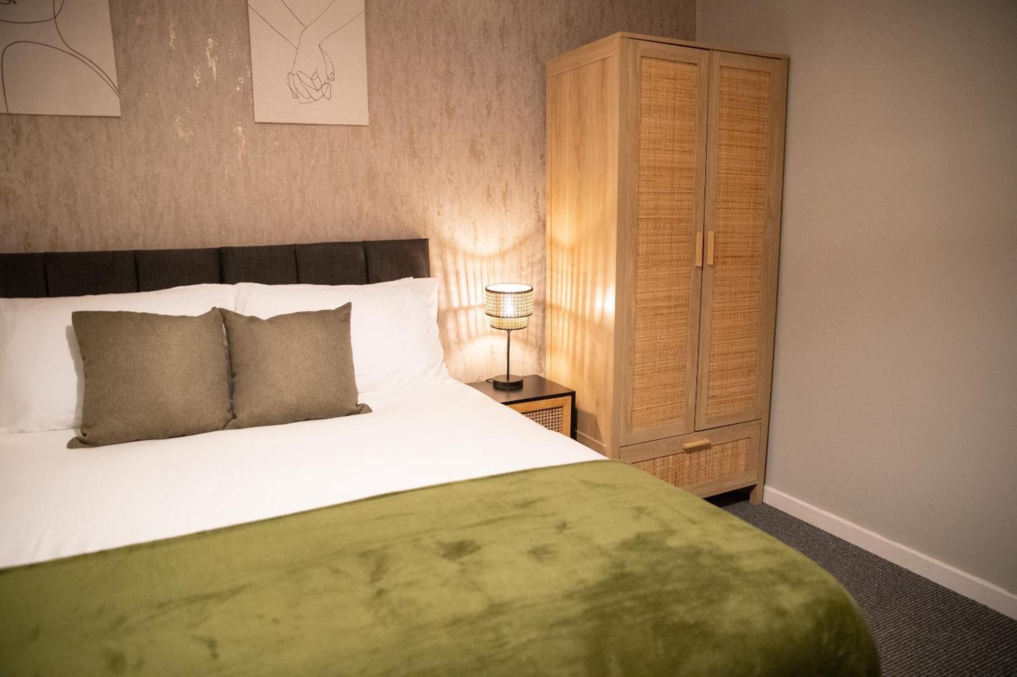 2 Bedroom Property With Free Parking Close To Leeds City Centre ภายนอก รูปภาพ