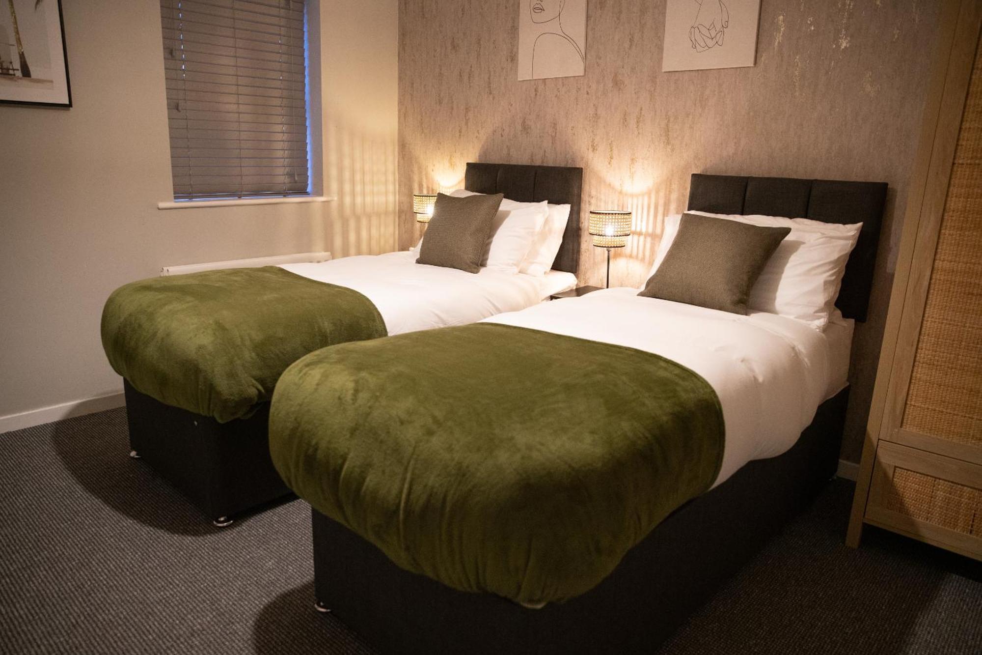 2 Bedroom Property With Free Parking Close To Leeds City Centre ภายนอก รูปภาพ