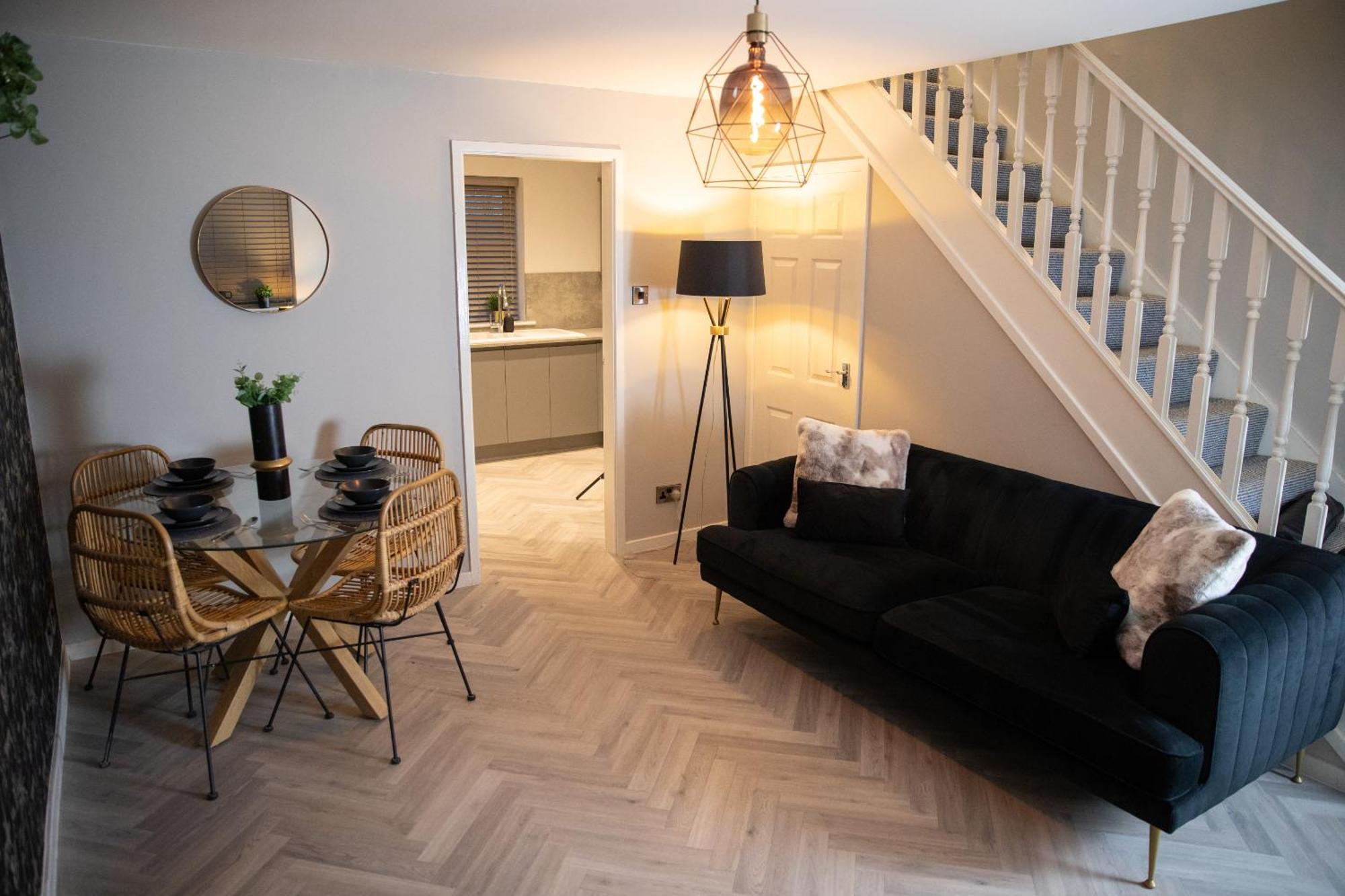 2 Bedroom Property With Free Parking Close To Leeds City Centre ภายนอก รูปภาพ